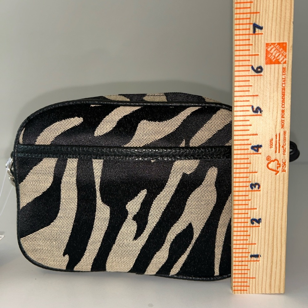 NWT Dana Buchman women’s purse Kyle Crossbody link detail long strap zebra print - Picture 3 of 6